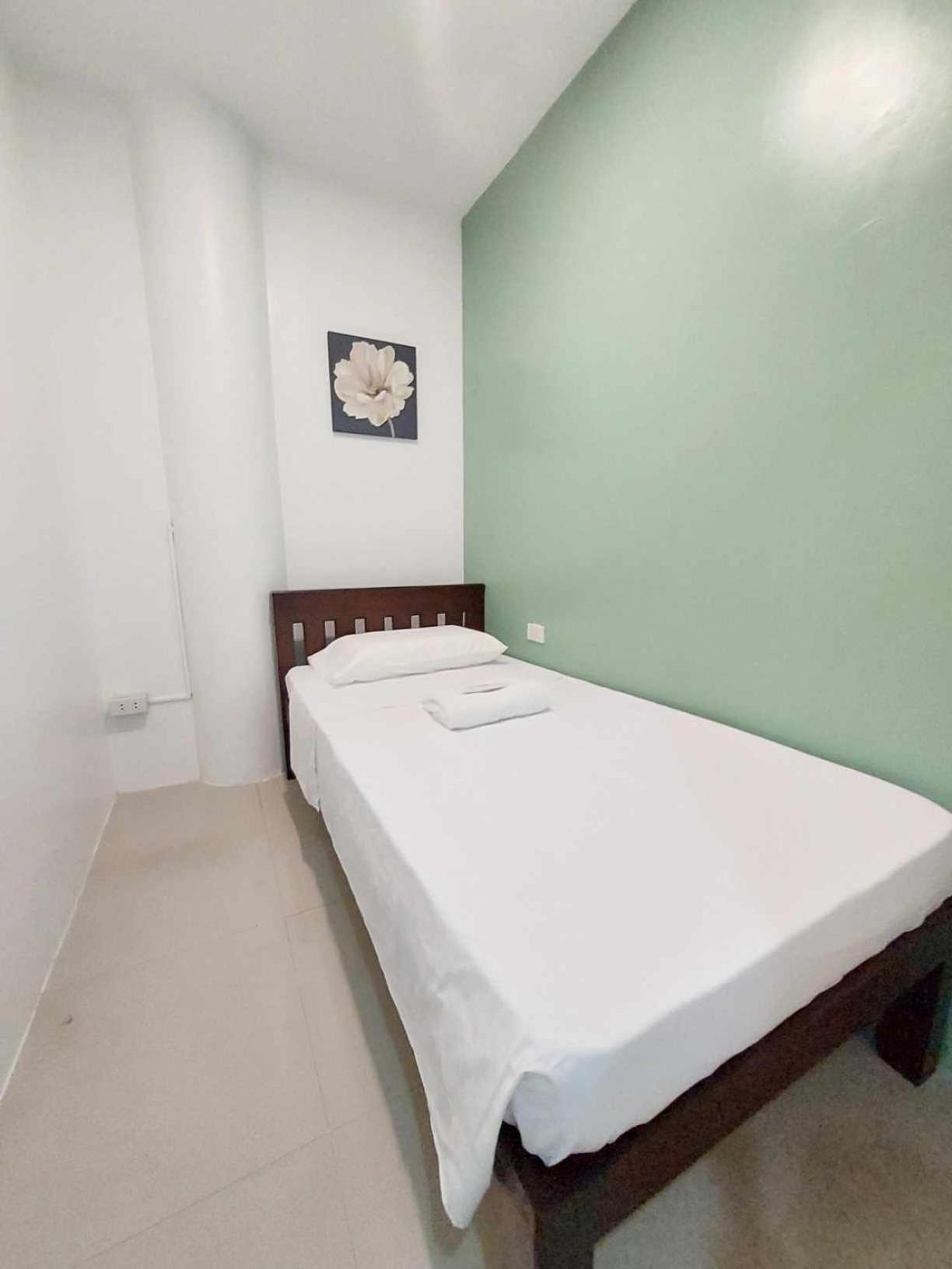 Primerose Residences - Near Mactan-Cebu International Airport Мактан Екстер'єр фото